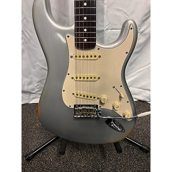 Used Fender Used Fender Standard Stratocaster Silver Solid Body Electric Guitar