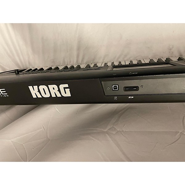 Used KORG Krome 61 Key Keyboard Workstation