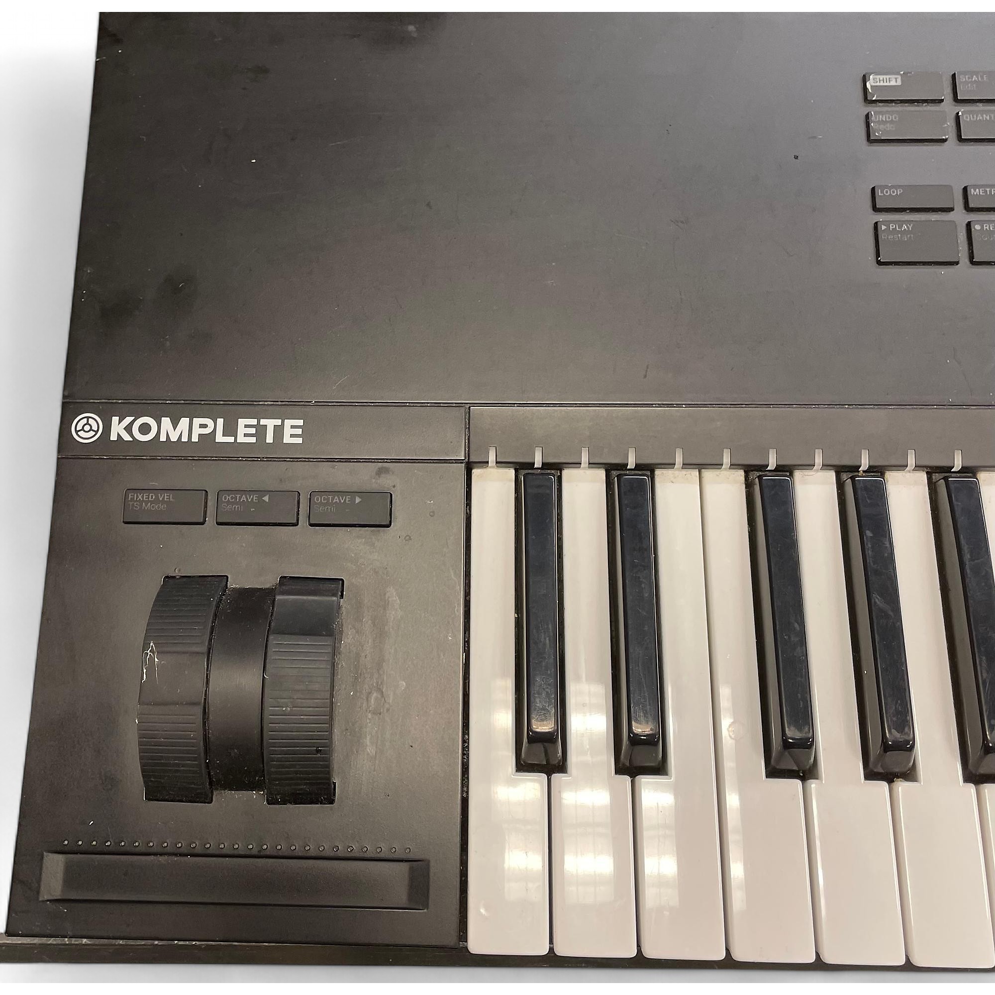 NI KOMPLETE KONTROL S61 MK2　midi K44487000000000-00-720x720.jpg