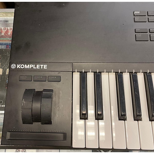 Used Native Instruments Used Native Instruments Komplete Kontrol S61 MK2 MIDI Controller