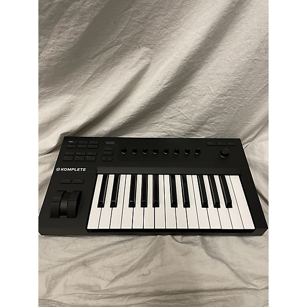 Used Used KOMPLETE KONTROL A25 MIDI Controller