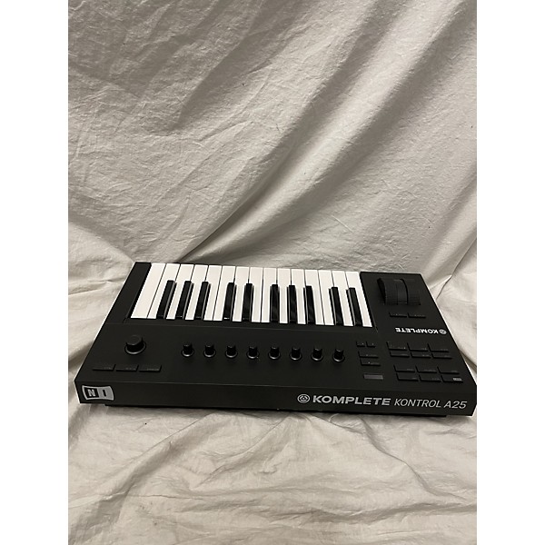 Used Used KOMPLETE KONTROL A25 MIDI Controller