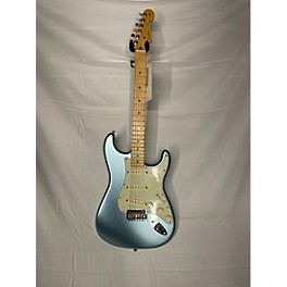 Used Fender Used Fender American Deluxe Stratocaster Plus Ice Blue Metallic Solid Body Electric Guitar