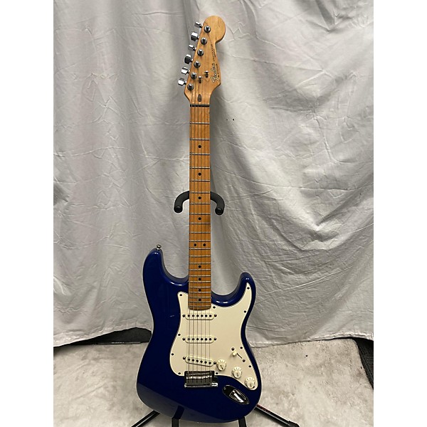 Vintage Vintage 1991 Fender American Standard Stratocaster Midnight Blue Solid Body Electric Guitar