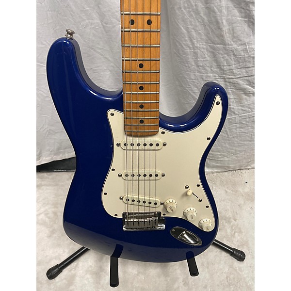 Vintage Vintage 1991 Fender American Standard Stratocaster Midnight Blue Solid Body Electric Guitar