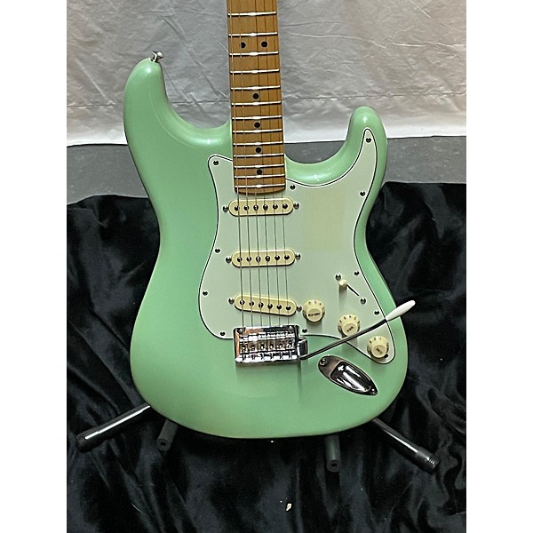 Used Fender Used Fender Player Stratocaster Seafoam Pearl Solid Body Electric Guitar