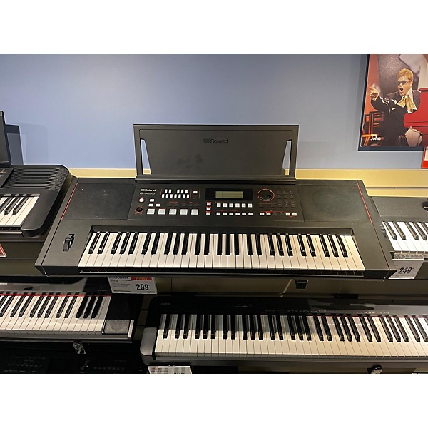 Used Roland E-X50 Arranger Keyboard