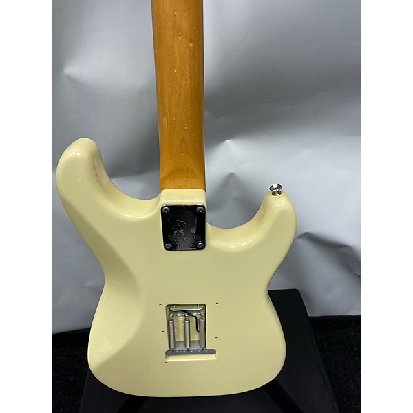 Used Fender Used 1997 Fender Jimi Hendrix Tribute Stratocaster Olympic White Solid Body Electric Guitar