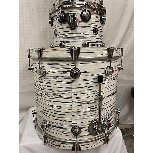 Used DW 2000 Collectors Series Drum Kit