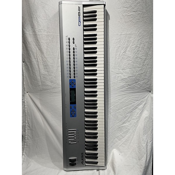 Used Alesis QS8.2 Keyboard Workstation