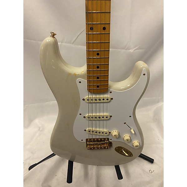 Used Fender Used Fender American Vintage 1957 Commemorative Stratocaster Cream Solid Body Electric Guitar