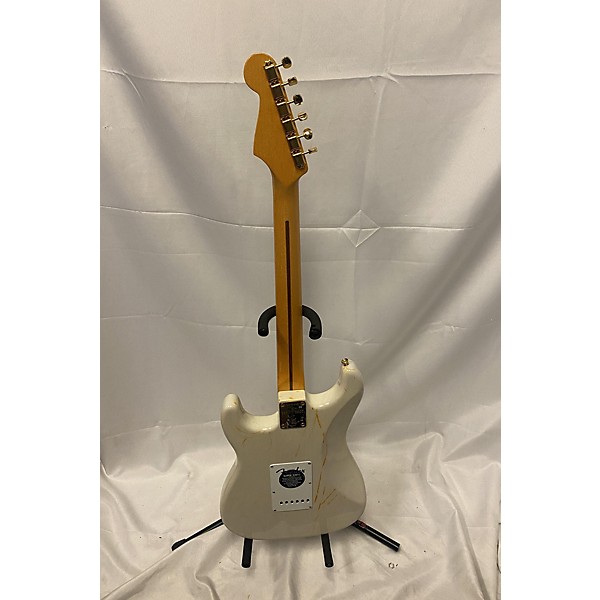 Used Fender Used Fender American Vintage 1957 Commemorative Stratocaster Cream Solid Body Electric Guitar