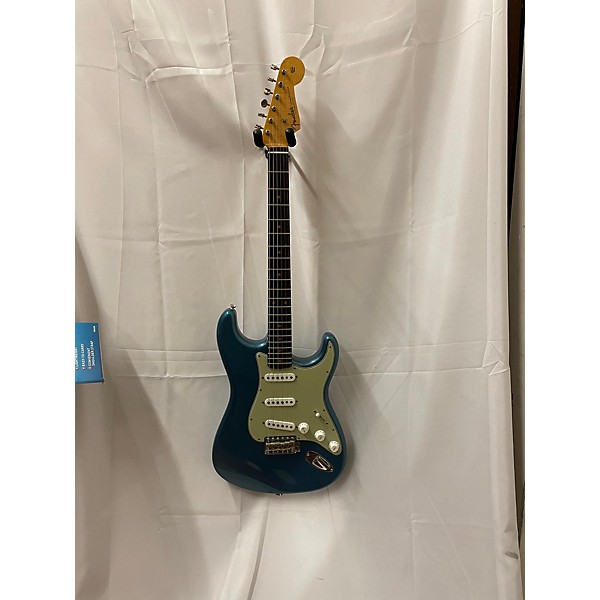 Used Fender Used 2021 Fender Custom Shop 1960s Stratocaster Lake Placid Blue Solid Body Electric Guitar