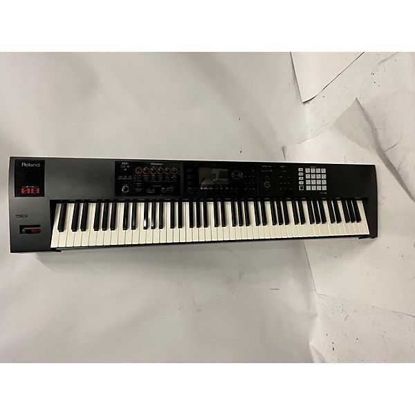 Used Roland 2020s FA08 Keyboard Workstation