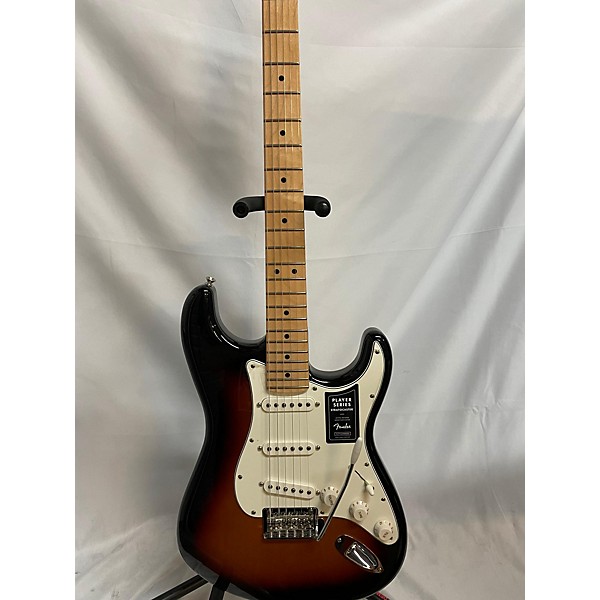 Used Fender Used Fender Player Series Stratocaster 2 Color Sunburst Solid Body Electric Guitar