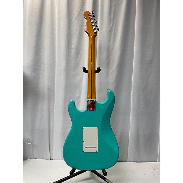 Used Fender Used Fender American Vintage II 1957 Sea Foam Green Solid Body Electric Guitar