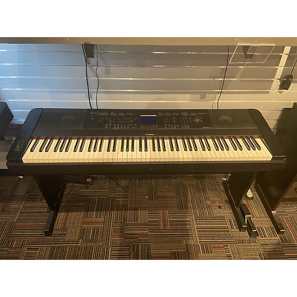 Used Yamaha Used Yamaha DGX660 Portable Keyboard