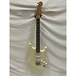 Vintage Fender Vintage 1993 Fender American Standard Stratocaster White Solid Body Electric Guitar