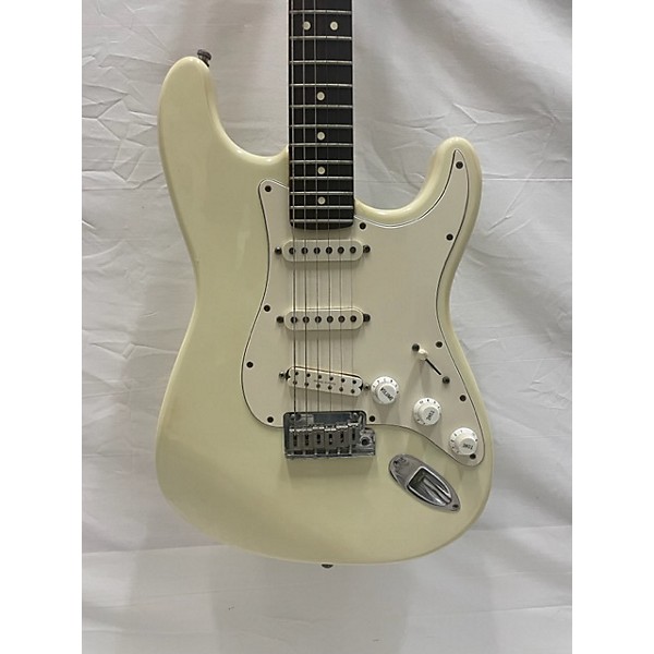 Vintage Vintage 1993 Fender American Standard Stratocaster White Solid Body Electric Guitar