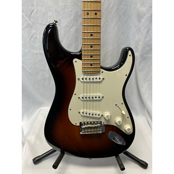 Used Fender Used Fender American Special Stratocaster 2 Tone Sunburst Solid Body Electric Guitar