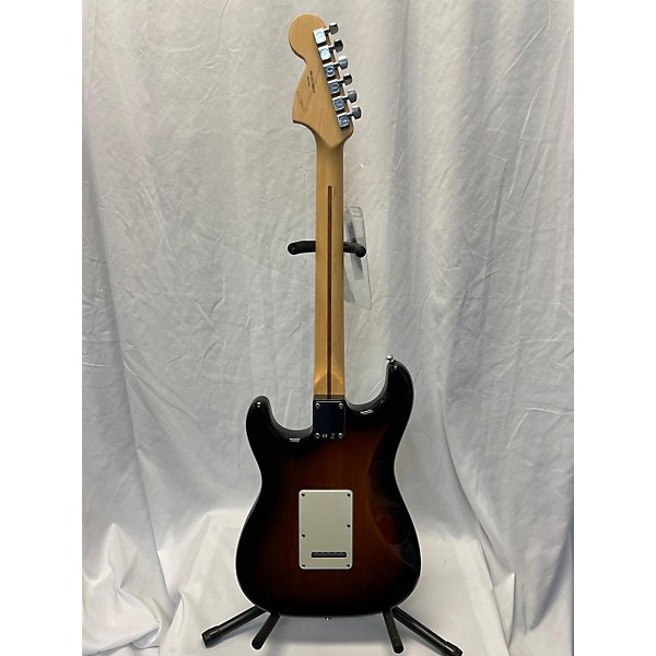 Used Fender Used Fender American Special Stratocaster 2 Tone Sunburst Solid Body Electric Guitar