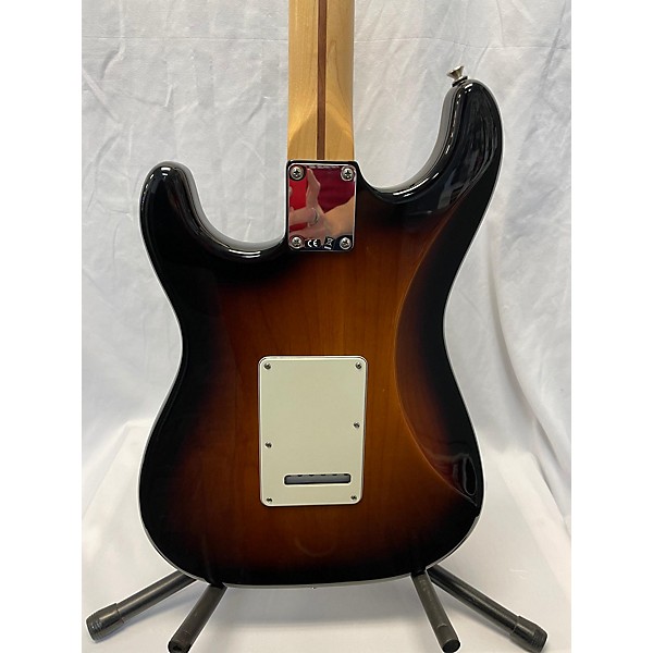 Used Fender Used Fender American Special Stratocaster 2 Tone Sunburst Solid Body Electric Guitar