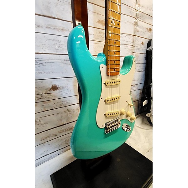 Used Fender Used Fender 1957 American Vintage II Stratocaster Surf Green Solid Body Electric Guitar