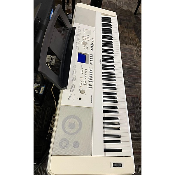 Used Yamaha DGX650 88 Key Portable Keyboard