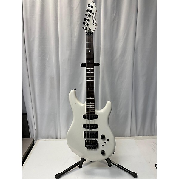 Used Peavey Used Peavey Nitro III Alpine White Solid Body Electric Guitar