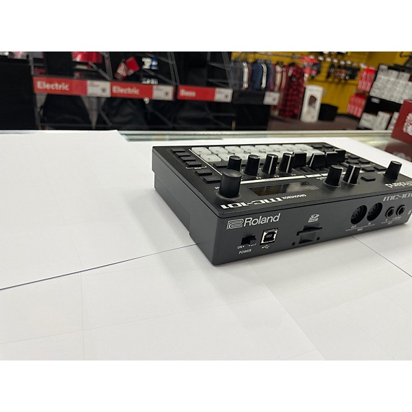 Used Roland Used Roland MC-101 GROOVEBOX