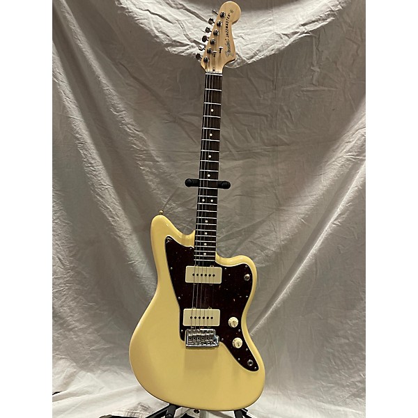 Used Fender Used 2019 Fender American Performer Jazzmaster Vintage White Solid Body Electric Guitar