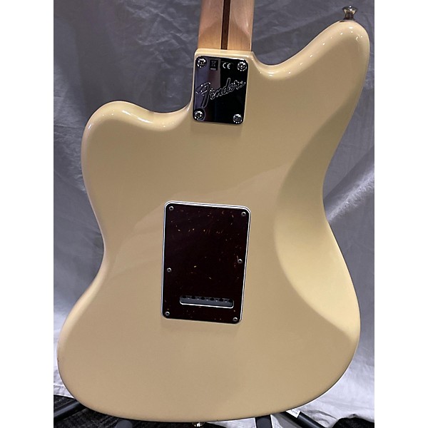 Used Fender Used 2019 Fender American Performer Jazzmaster Vintage White Solid Body Electric Guitar