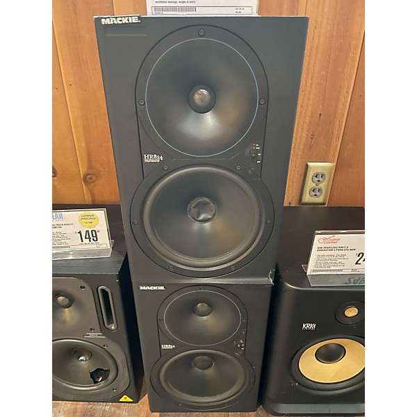 Used Mackie Used Mackie HR824 Pair Powered Monitor