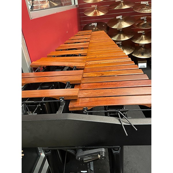 Used Majestic Deluxe Series 4.3 Octave Concert Marimba