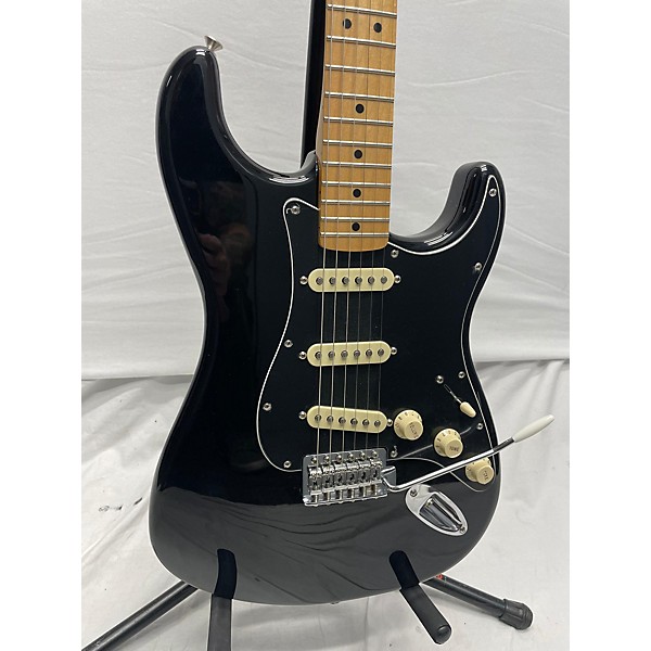 Used Fender Used Fender Player Stratocaster Black Solid Body Electric Guitar