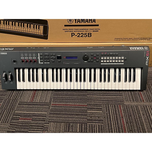 Used Yamaha MX61 61 Key Keyboard Workstation