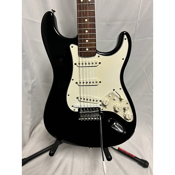 Used Fender Used Fender Player Stratocaster Black Solid Body Electric Guitar