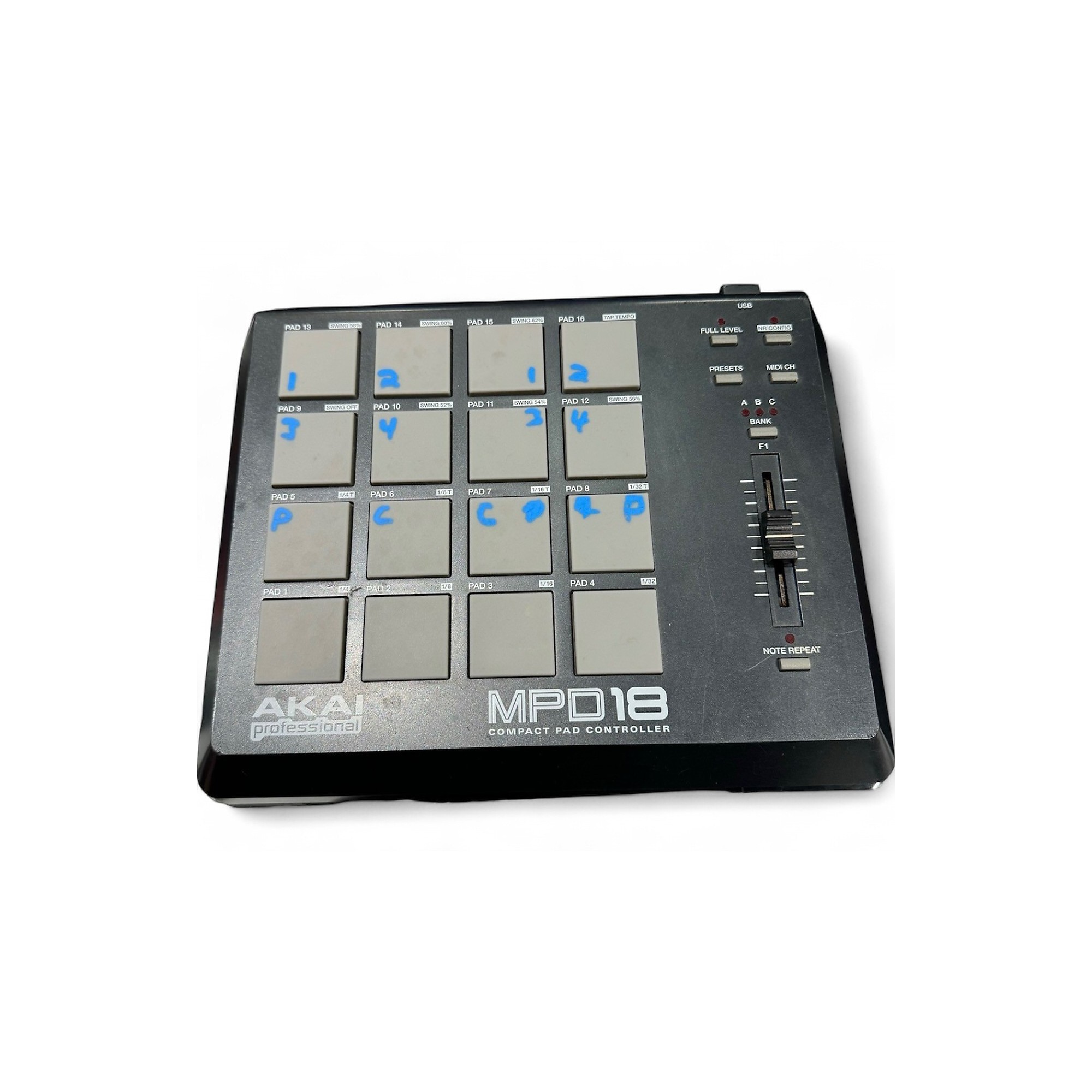 Store Akai MPD18 Compact Pad Controller