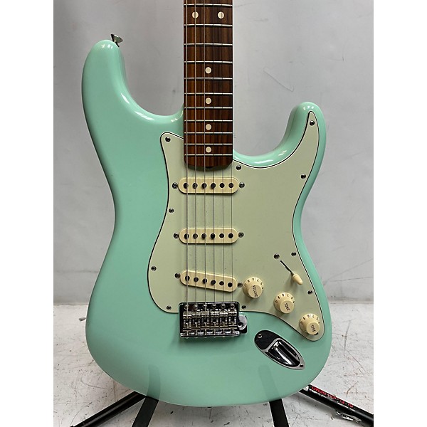 Used Fender Used Fender Vintera 60s Stratocaster Surf Green Solid Body Electric Guitar