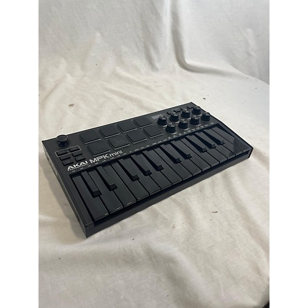 Used Akai Professional Used Akai Professional MPK Mini MIDI Controller