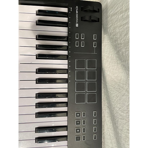 Used Arturia Used Arturia Keylab Essential 61 MIDI Controller