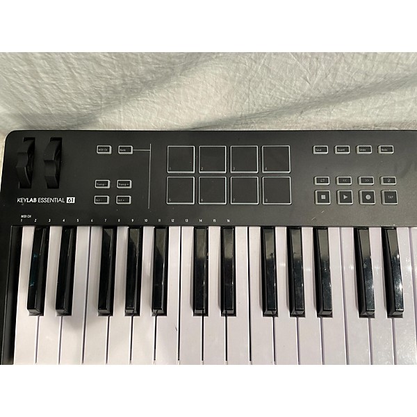 Used Arturia Used Arturia Keylab Essential 61 MIDI Controller