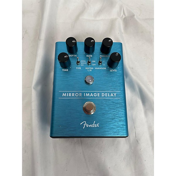 Used Fender mirror image delay Effect Pedal