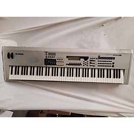 Used Yamaha Used Yamaha MO8 88 Key Keyboard Workstation