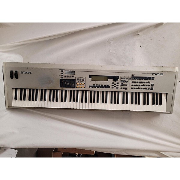 Used Yamaha MO8 88 Key Keyboard Workstation