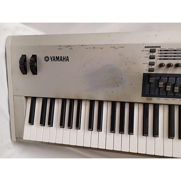 Used Yamaha MO8 88 Key Keyboard Workstation