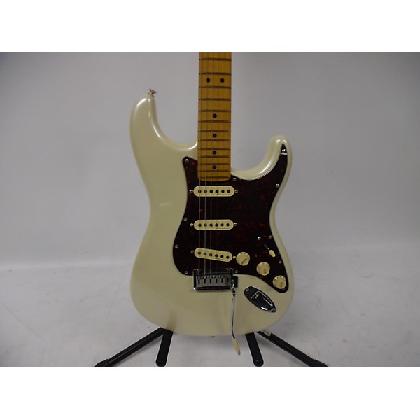 Used Fender Used Fender Player Plus Stratocaster Olympic Pearl Solid Body Electric Guitar