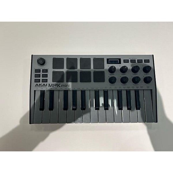 Used Akai Professional Used Akai Professional MPK Mini MIDI Controller