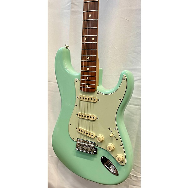 Used Fender Used Fender Vintera 60s Stratocaster Surf Green Solid Body Electric Guitar