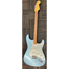 Used Fender Used Fender American Deluxe Stratocaster Ice Blue Metallic Solid Body Electric Guitar